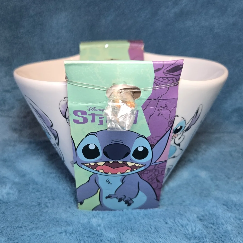 🌺Disney's Stitch 16oz. Sketch-Art Ramen Noodle Bowl with Chopsticks, Tossed